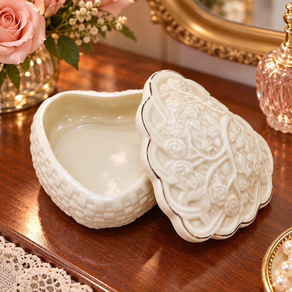 Vintage Hampton Collector Porcelain Trinket Box Floral Raised Relief Gold Trim